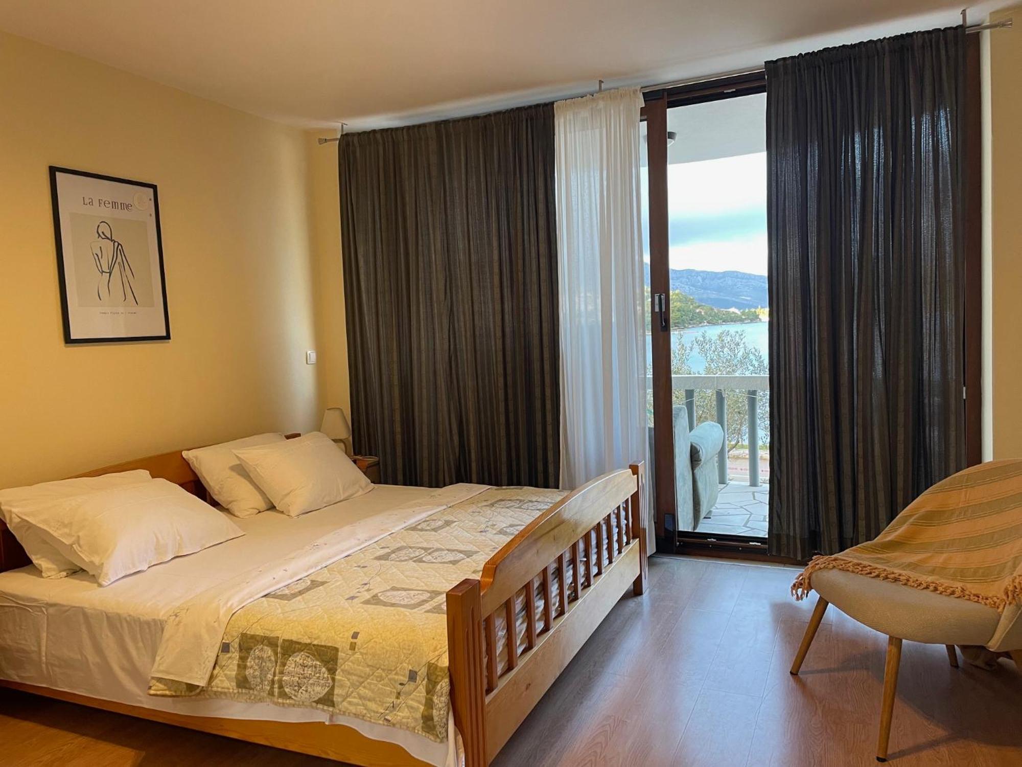 Apartments Ana By The Sea Лумбарда Екстериор снимка