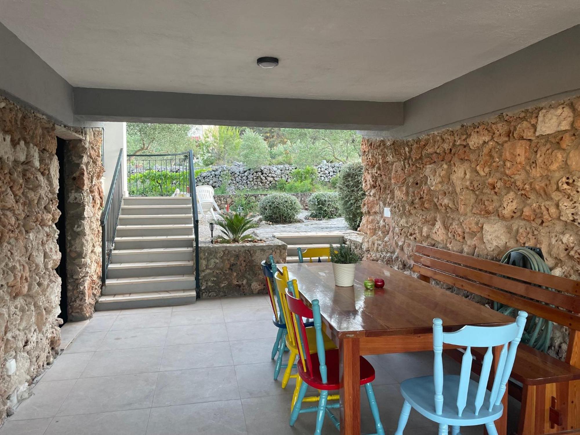 Apartments Ana By The Sea Лумбарда Екстериор снимка