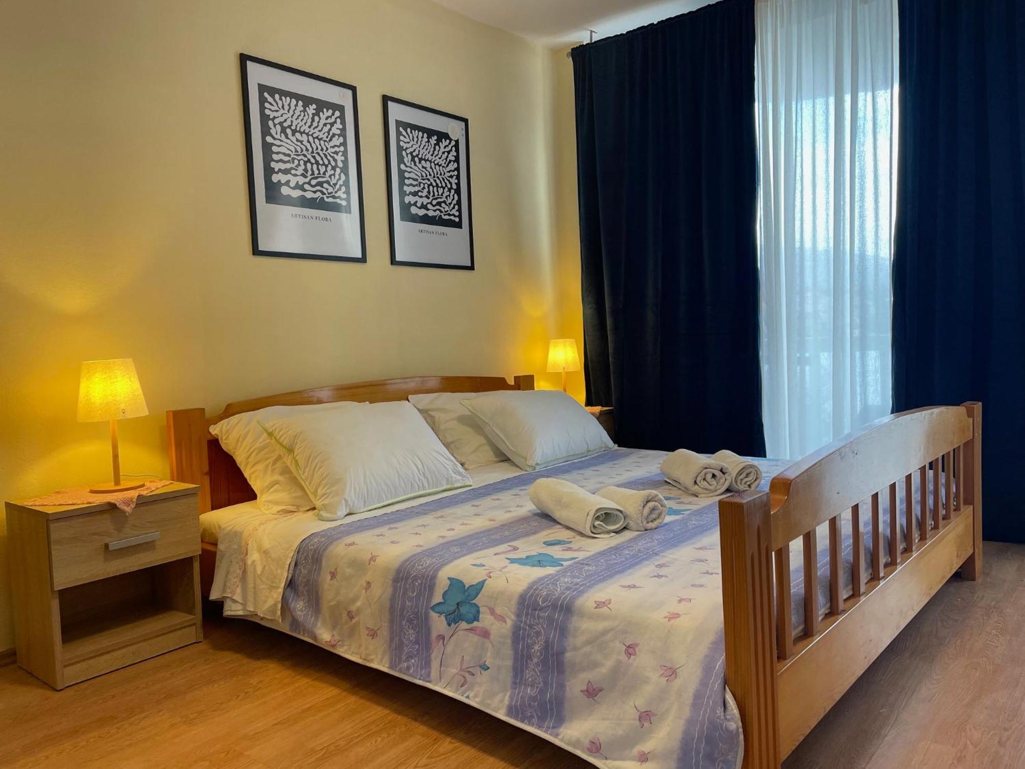 Apartments Ana By The Sea Лумбарда Екстериор снимка